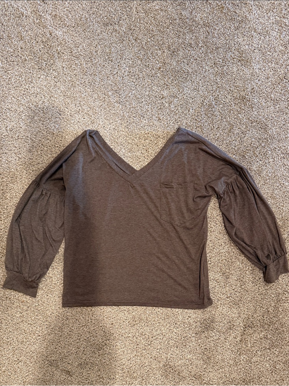 Women's V-Neck Long Sleeve Pocket Top - Brown size Large - Picture 1 of 4